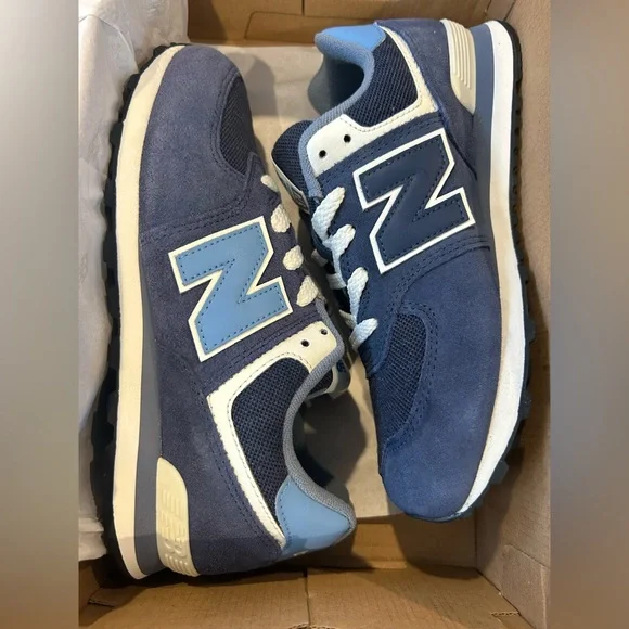 New Balance 574 4.5 Wide NIB - Picture 1 of 10